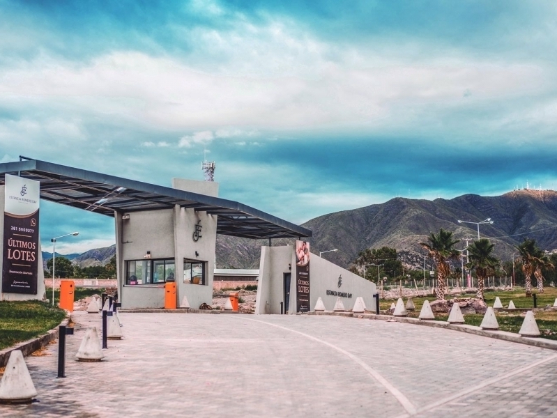 LOTE EN BARRIO ESTANCIA ROMERO DAY - EL CHALLAO