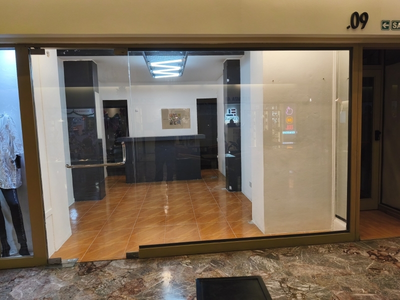 LOCAL COMERCIAL EN GALERIA PIAZZA - 44 M2